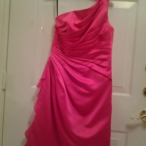 NEW SORELLO VITA  PINK SATIN ONE DRAPE SHOULDER SM - Picture 4 of 8